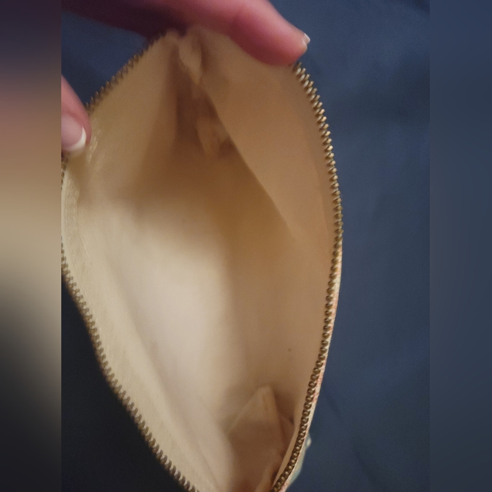 Clarins Feed 10 Cosmetic bag - Picture 3 of 4